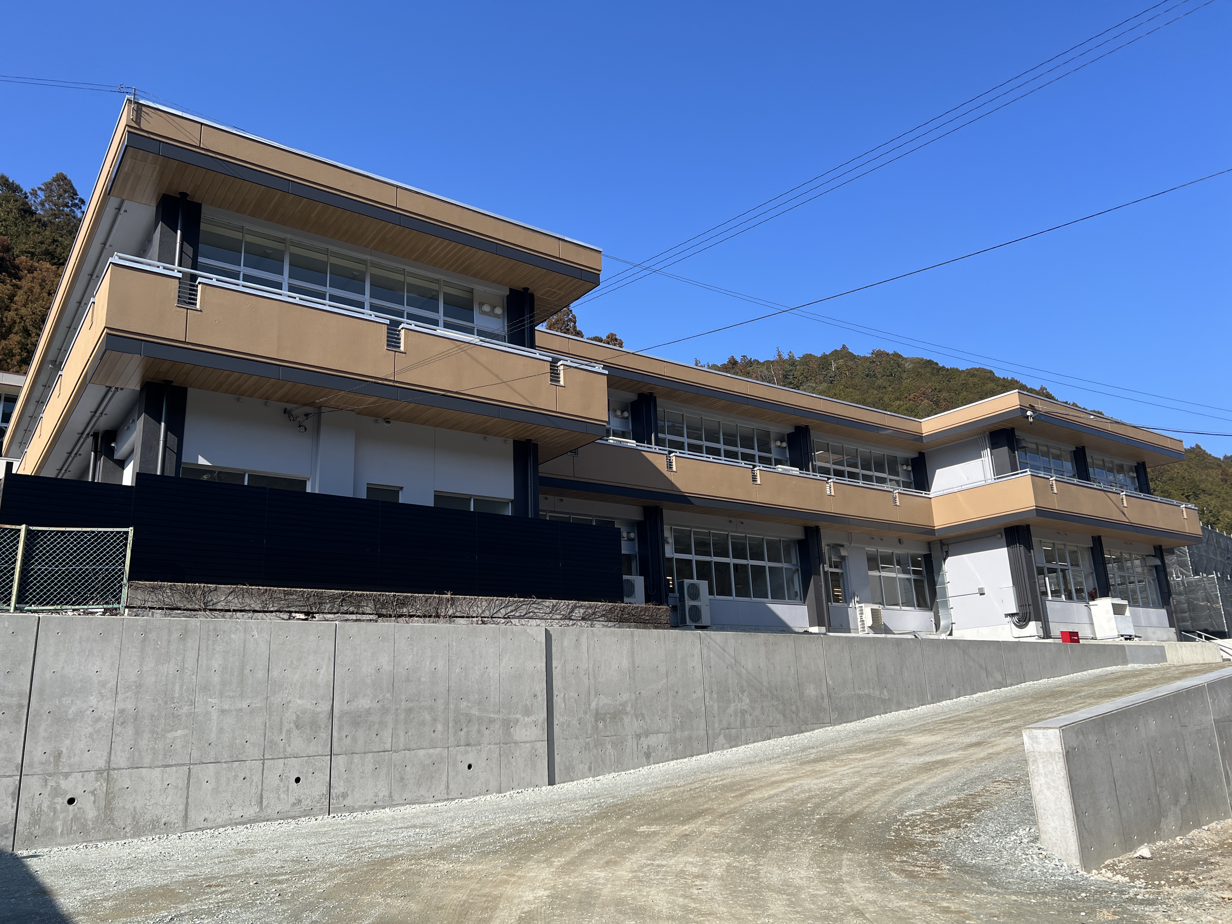 廃校となった小学校が通信制高校に三重県大台町に。「みえ大台おおぞら高等学校」開校