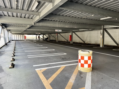 4階建て立体駐車場の一部