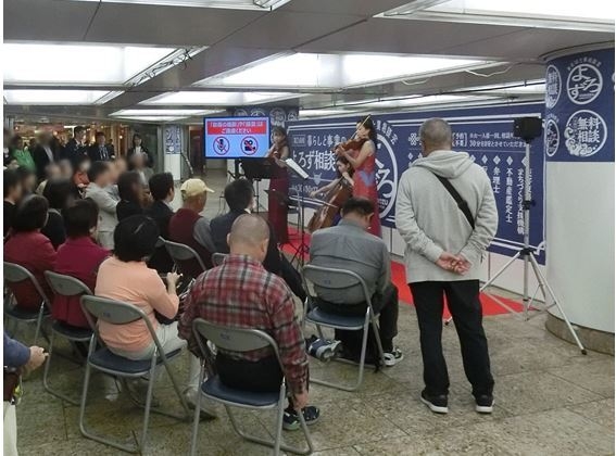 ドゥーストリオによる生演奏の様子 ※写真は昨年のイベントのものです