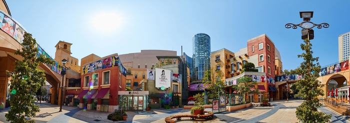 ラ チッタデッラ施設外観&LESLIE KEE Photo Exhibition