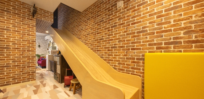 ホーリーハウスの滑り台