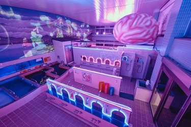 11月26日(水)から12月7日(日)、 大田区蒲田「女塚温泉 改正湯」にて開催！ 「脳汁銭湯2025」コンテンツ公開！ 「サイバーおかん with 電脳会館」「ギャル電」 「マニアなツアー」「なぞのデザイナー」ら クセつよクリエイター陣とのコラボレーションで パワーアップした独創的体験をお届け！