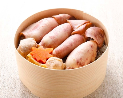 ＜アベ鳥取堂＞「いかすみ弁当 黒めし」