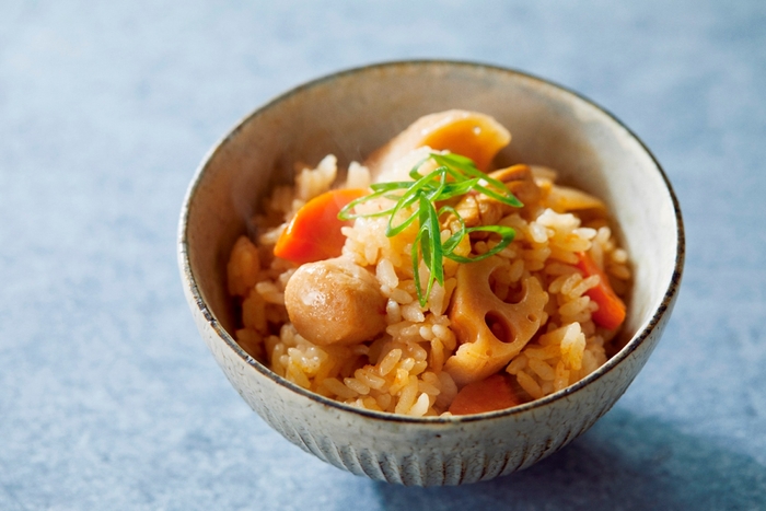 炊き込みごはん (ごろごろ野菜の洋風筑前煮使用)