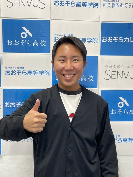 英語プレゼン部門グランプリ 福山キャンパス 西小森さん