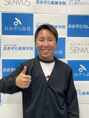 英語プレゼン部門グランプリ 福山キャンパス 西小森さん