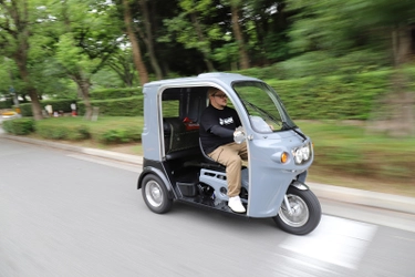 バイクとクルマの“いいとこどり”トライク「APtrikes125」　 新開発の250ccモデルを2024年秋にリリース予定