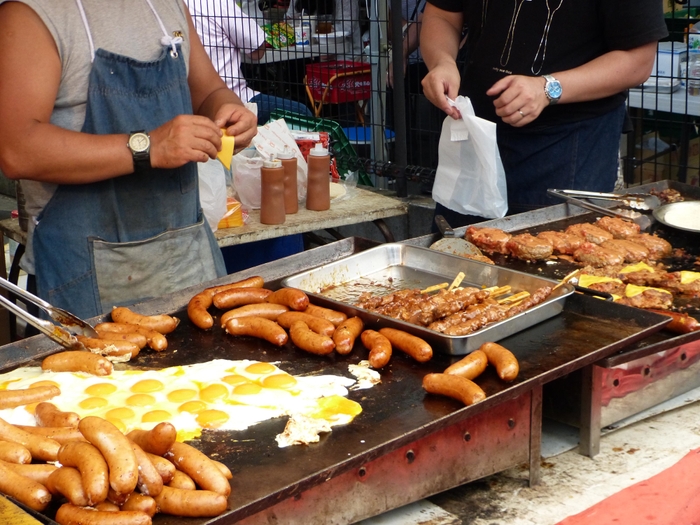 ほたるだけでなく、グルメも充実!