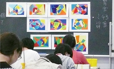 色彩構成　作品講評