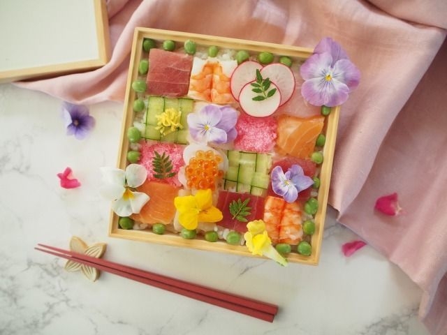 写真4_詰めるだけ！ワラワーモザイク寿司