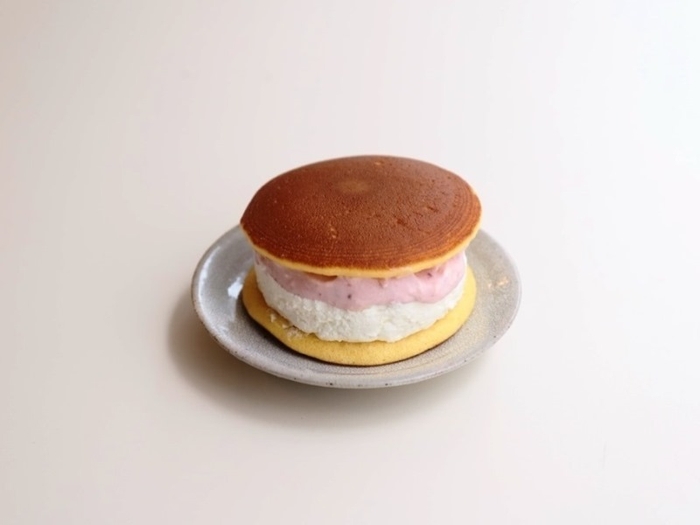 生どら焼き(いちご) 300円