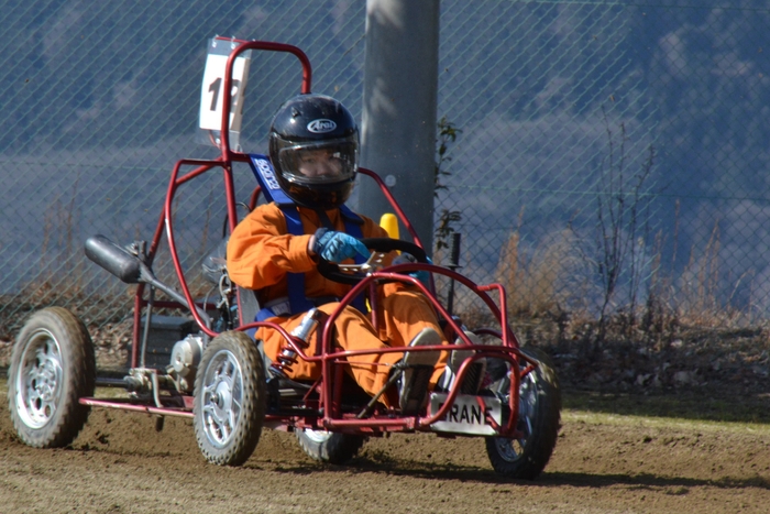 授業（総合制作実習）の一環として参加したEV＆ゼロハンカーレースにて