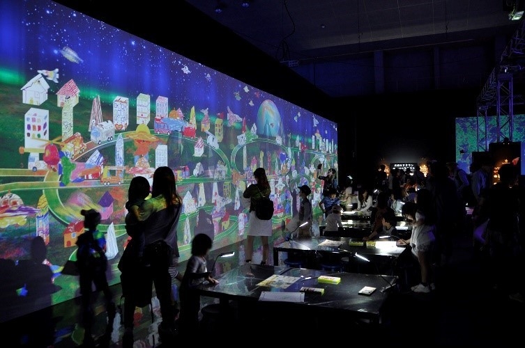 ひらかたパーク「チームラボアイランド 踊る!美術館と、学ぶ!未来の遊園地」1