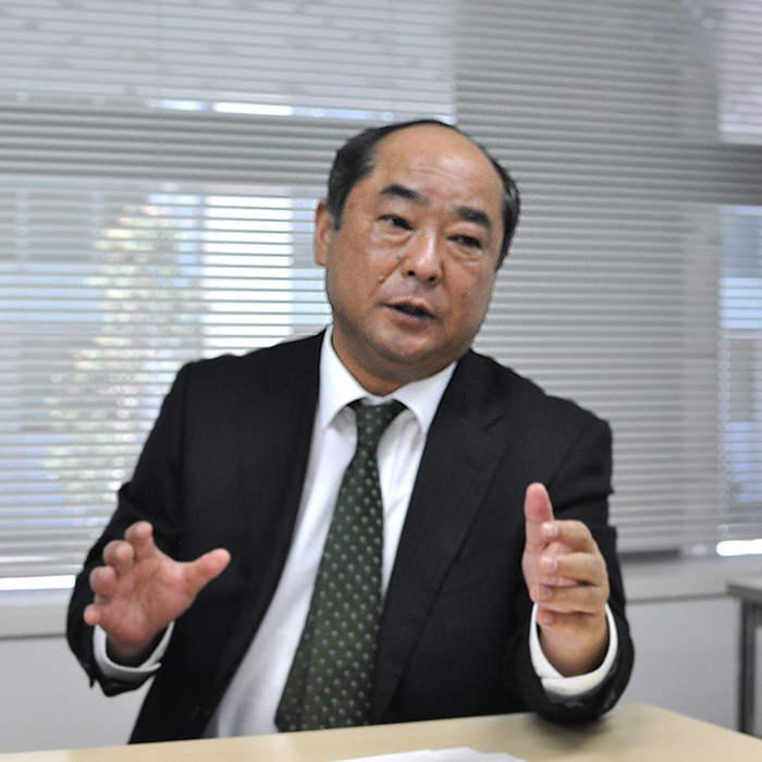 プロデューサー 塩地 博文