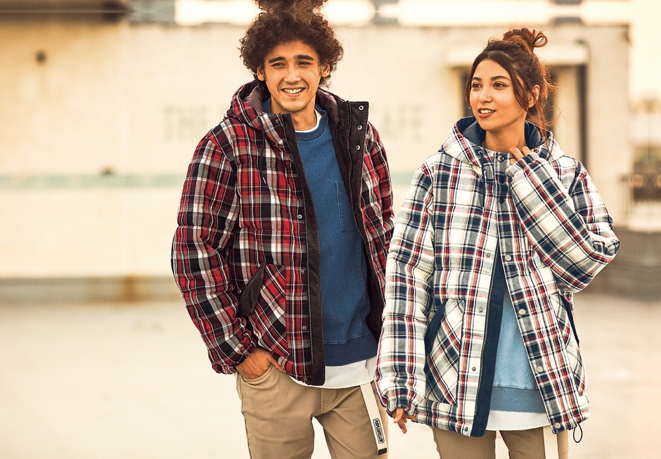 チェック中綿ブルゾン　各19,000円（税込）