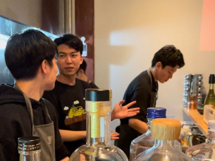 活気溢れる店内