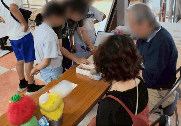 「ひなとま子ども食堂」の様子。子どもたちだけでなく地域とのつながりを生み出す場の一つとなっている。