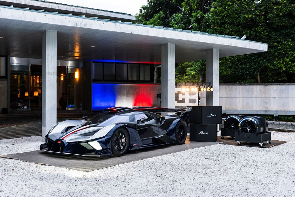 圧倒的な存在感を放つBUGATTI BOLIDE