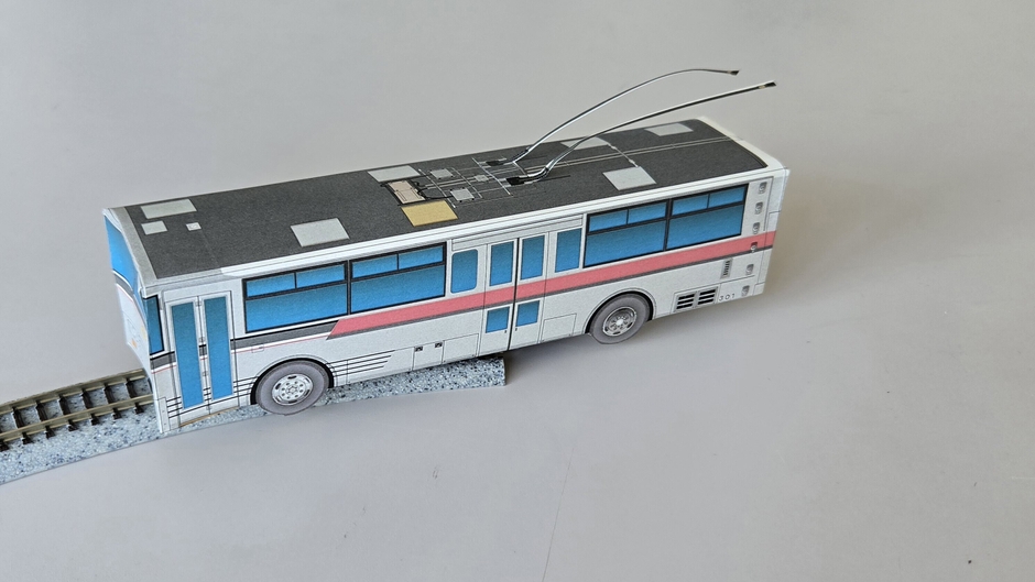 景品の関電トロバスペーパークラフト