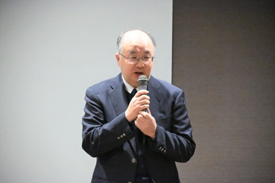 理工学部の中村忠司応用化学科長のあいさつ