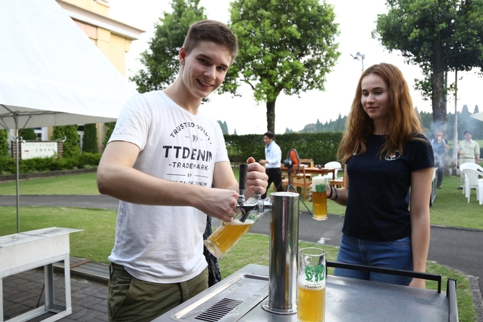 自分で入れる飲み放題クラフトビールサーバー