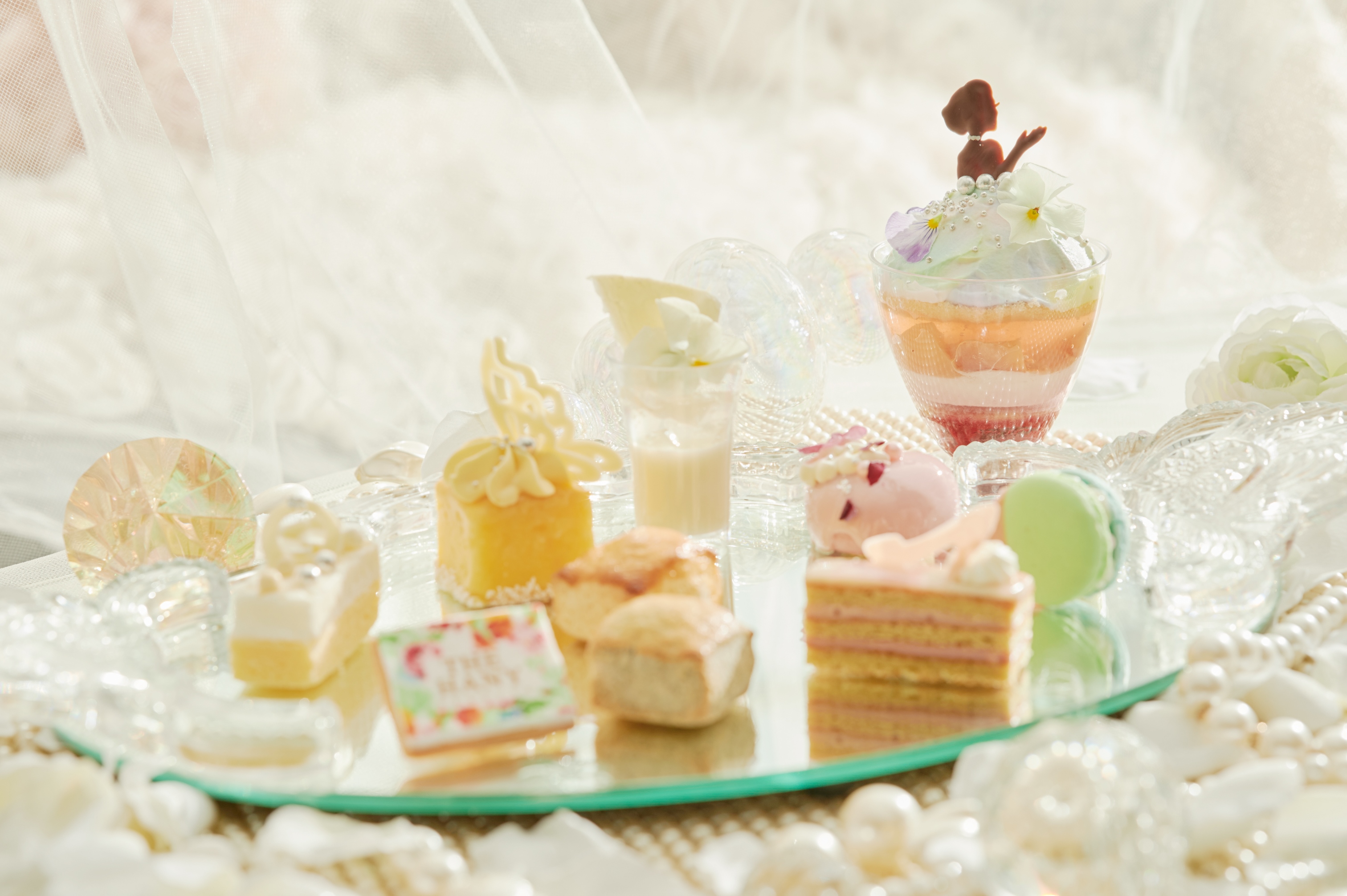 女の子の憧れ♡美しいグラデーションカラーのパフェ付！おうちアフタヌーンティー用テイクアウトBOX販売