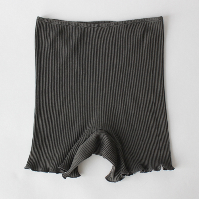 やさしくお腹まで包む仕様