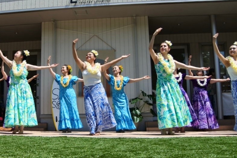 フラダンスショー出演者イメージ(1)