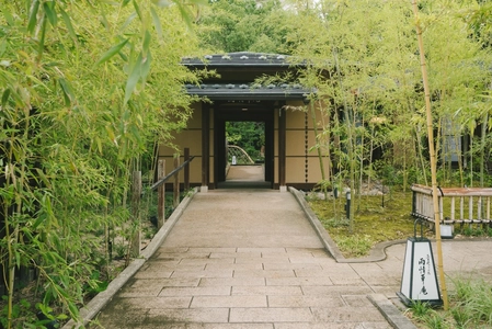 【もう一つの京都 雨情草庵】リニューアル一周年記念「忘れられない思い出の一皿」付き特別プラン　　ー京都　夕日ヶ浦温泉ー