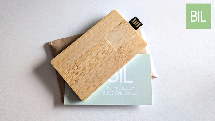 展示会で配布するUSB