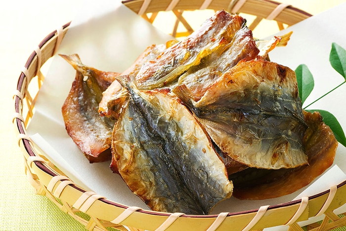 伊勢志摩産干物はライブキッチンで焼きたてをご提供いたします。味醂干しの甘じょっぱい味は、ビールや冷酒のお供にぴったりの一品です。