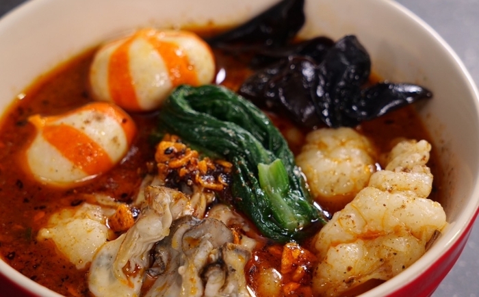 牛ホルモンと牡蠣の麻辣湯