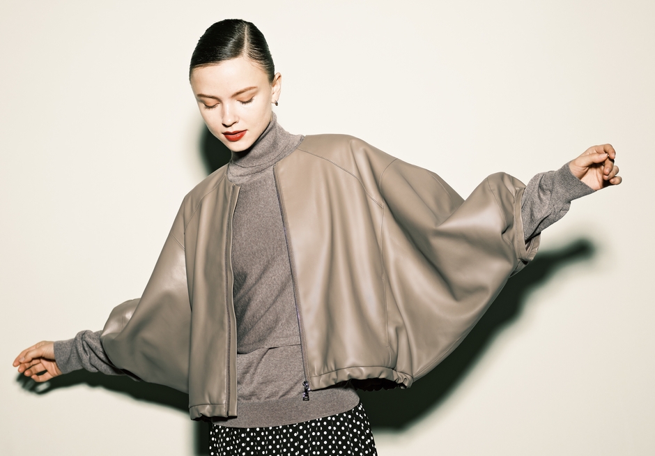 ブルゾン 38,500円(税込) カラー:モカ、クロ