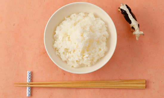 酢を混ぜた牛乳を加えて炊くだけの進化系乳和食「チーズができる基本のミルクごはん」。