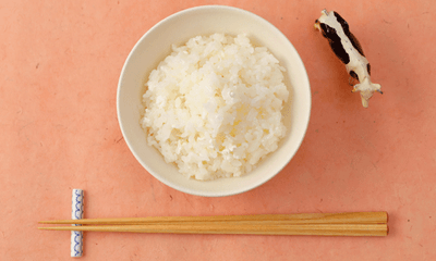酢を混ぜた牛乳を加えて炊くだけの進化系乳和食「チーズができる基本のミルクごはん」。