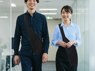 快適なライフスタイルを提案する“abrAsus”から 洋服のように着る「お財布ショルダー」が4月2日発売