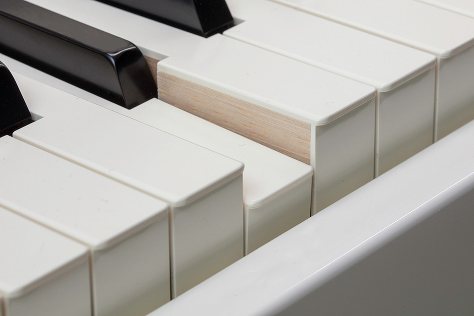 本格的なハンマー・アクション鍵盤を搭載