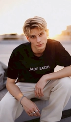 「JADE EARTH（ジェイドアース）」代表の江澤氏へインタビュー「ファッションで世界平和を本気で。」実現する方法とは？