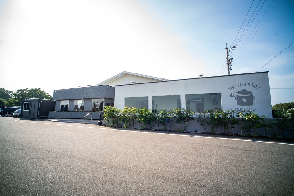 恵比寿楽園テーブル　外観