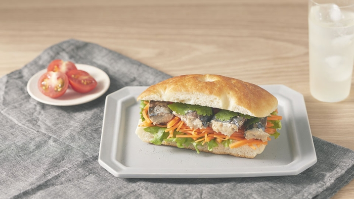 【エスニック風さっぱりサバサンド】