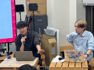 参加者の質問に丁寧に答えるゲスト