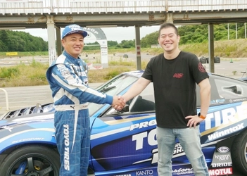 GFA株式会社は国内最高峰ドリフトレース D1グランプリに参戦する「Team TOYO TIRES DRIFT-1」の 藤野 秀之選手のサポートを開始