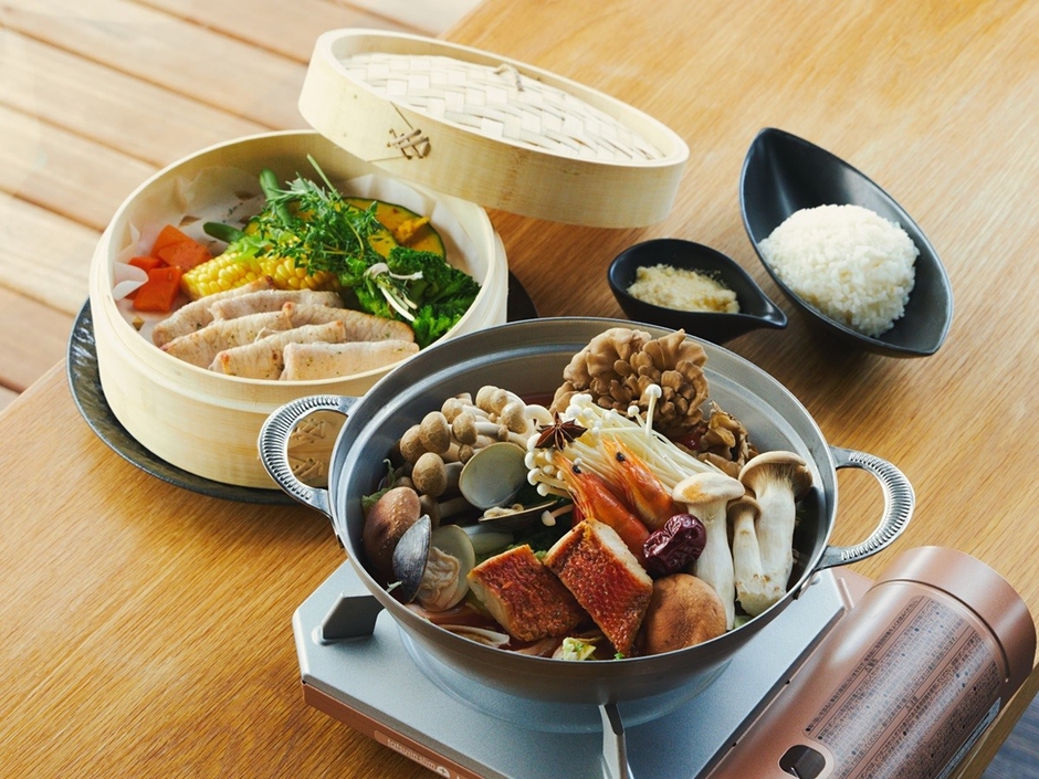 ＜お食事＞薬膳鍋やハーブ蒸し