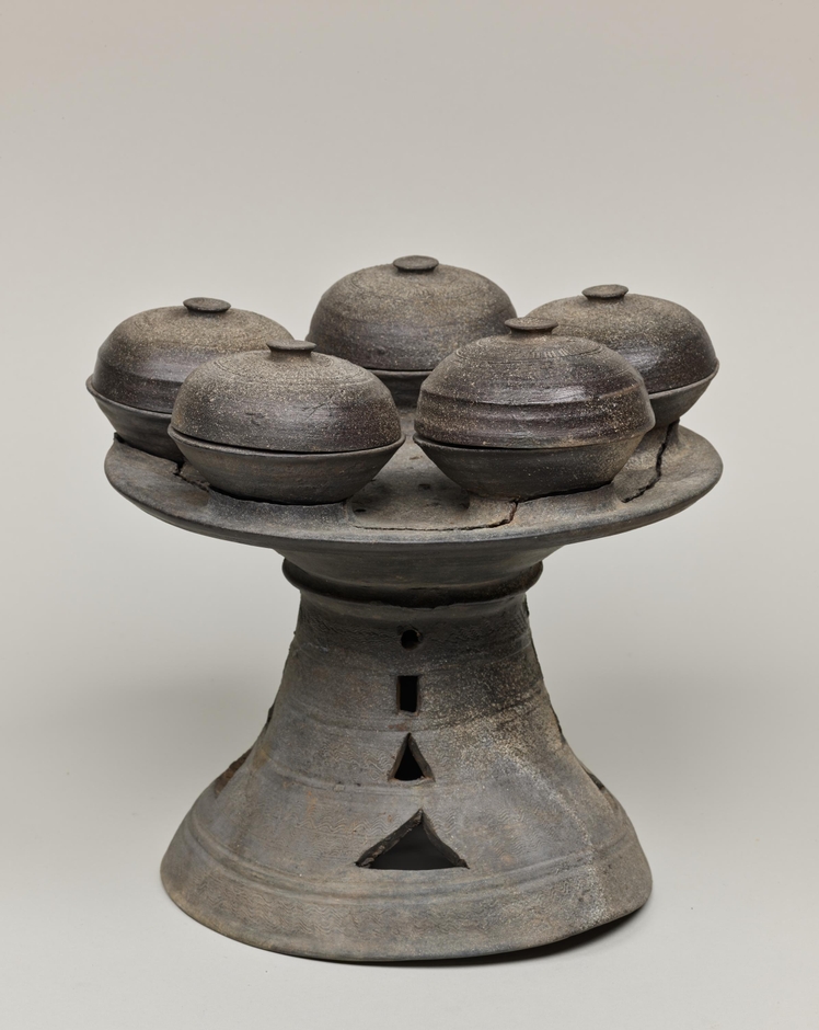 重要美術品 子持高坏 古墳時代・6世紀 長野県茅野市 疱瘡神塚古墳出土 須恵器 五味健藏氏寄贈 東京国立博物館蔵(※貸与予定作品)