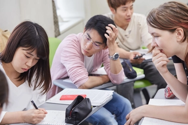 コロナをきっかけに学生の選択肢拡大へ　オンラインを取り込む、新たな留学の形