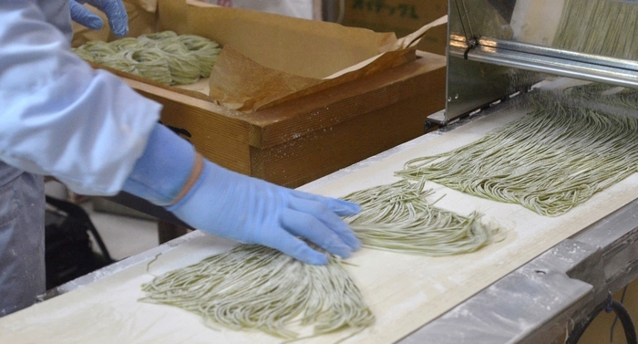 こだわりの抹茶そば