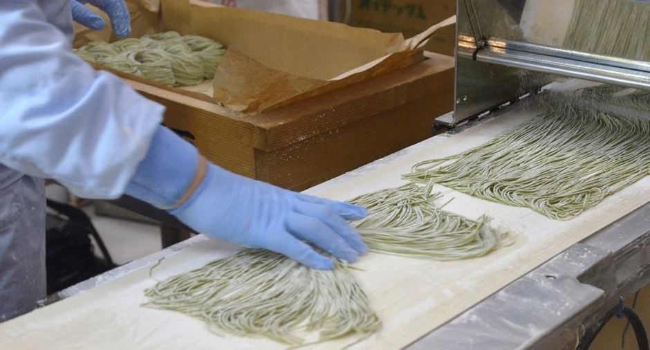 こだわりの抹茶そば