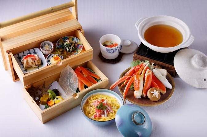 淡路島 青海波「青の舎」「海の舎」冬の味覚が集結『冬季限定メニュー』を11月16日より提供開始 ~松葉蟹や3年とらふぐ特選コースが登場~