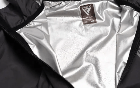 ポリエステル繊維で製造された軽量型の「RDXサウナスーツ」