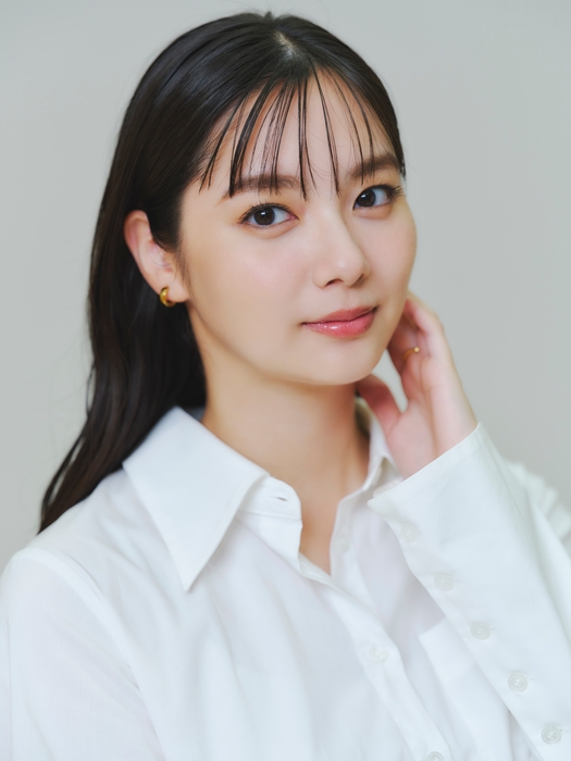新川優愛さん